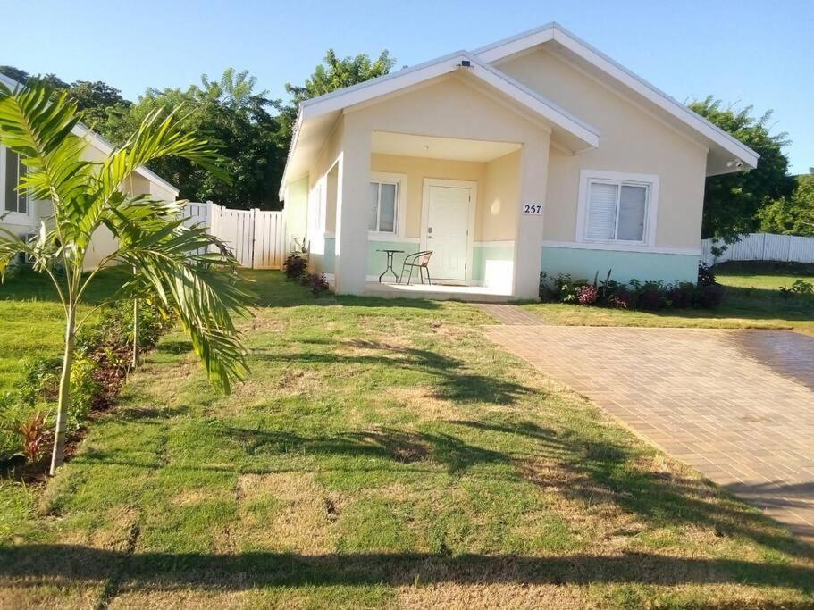 Jamaica Reggae Villa Lucea Exteriér fotografie